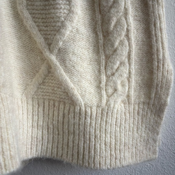 LOFT Chunky Wool Blend Cream Cable Knit Sleeveless Soft Sweater Vest Size Large - Picture 7 of 13